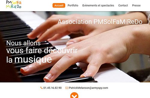 Cette image représente une vue de la page d'accueil du site associatif fictif PmSolFaMiReDo